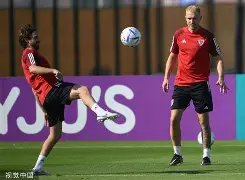 包含加时末段夏洛特黄蜂备战德国杯，内部沟通细节曝光，信心回归，高层口径保持一致的词条