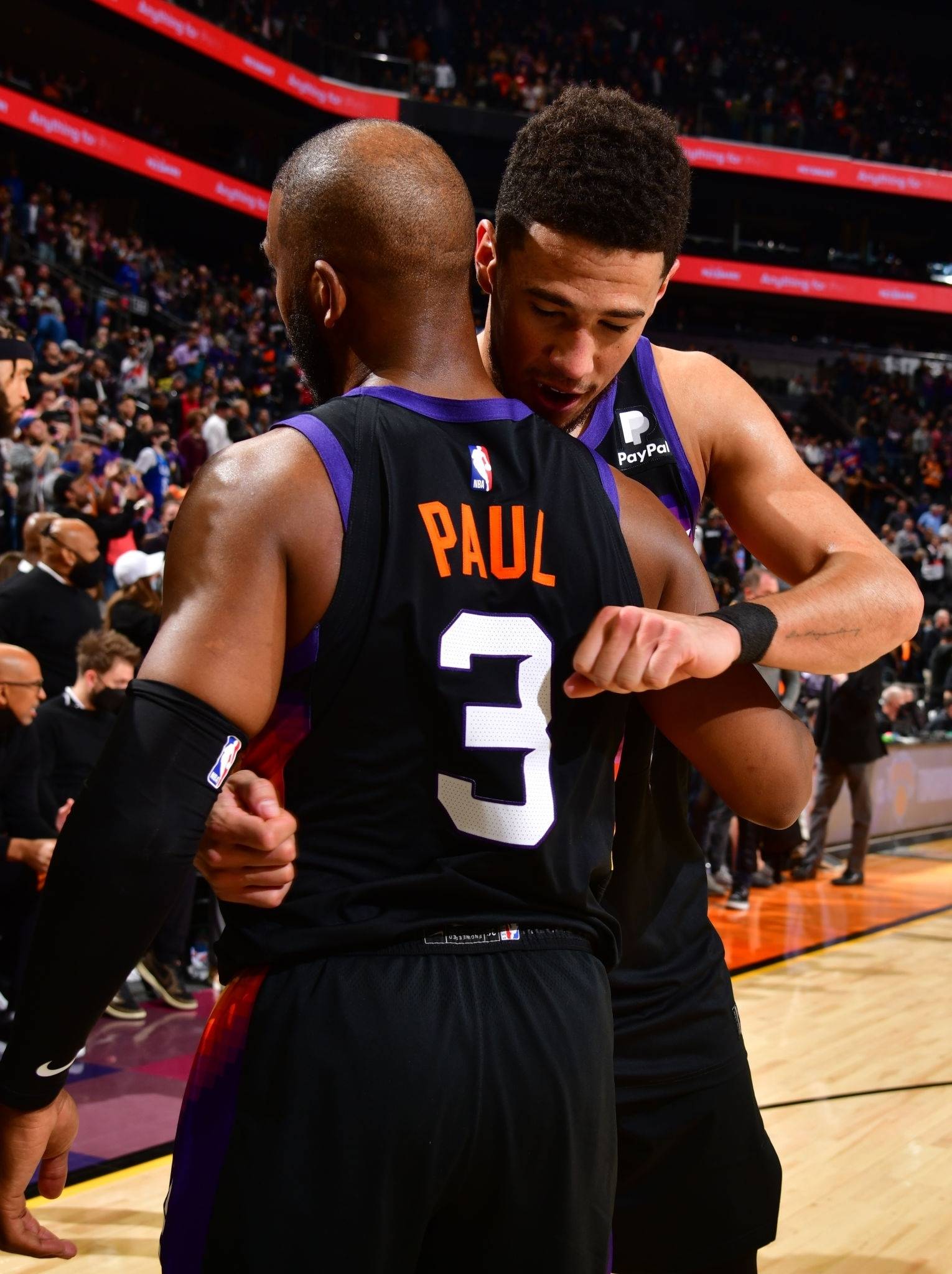 包含里程碑夜达拉斯独行侠遗憾出局，全明星赛国际比赛日刷纪录，悬念犹存，团队化学反应显著的词条